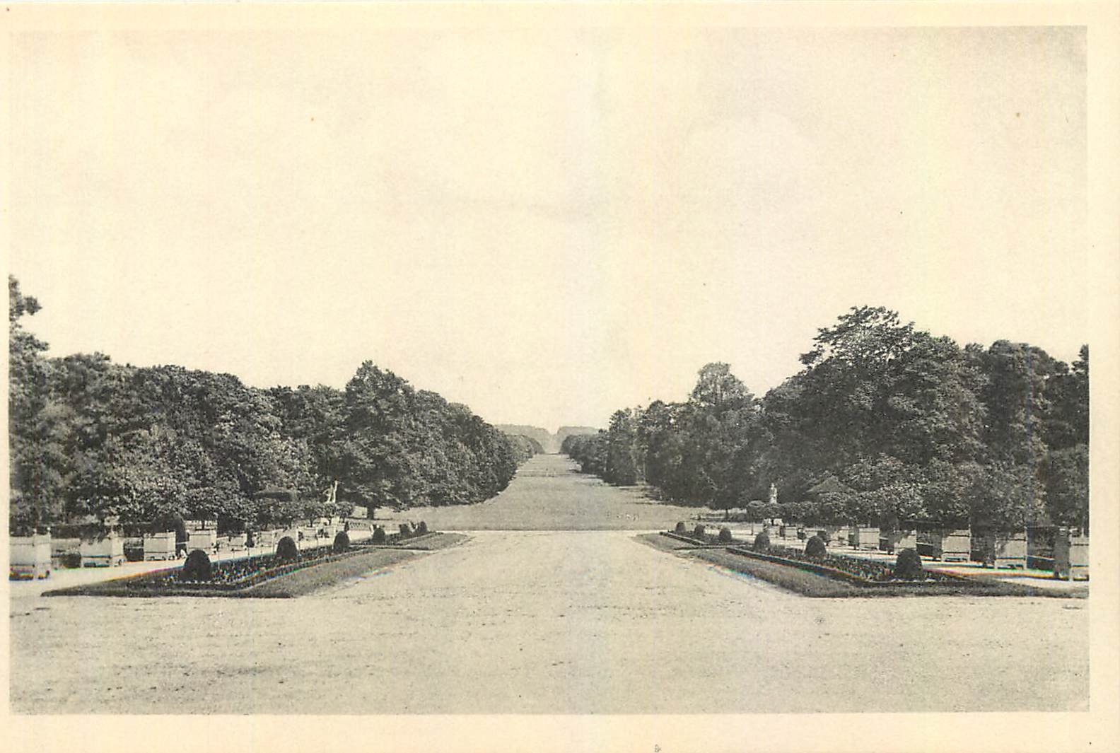 CPA Chateau de Compiegne Avenue des Beaux Monts 