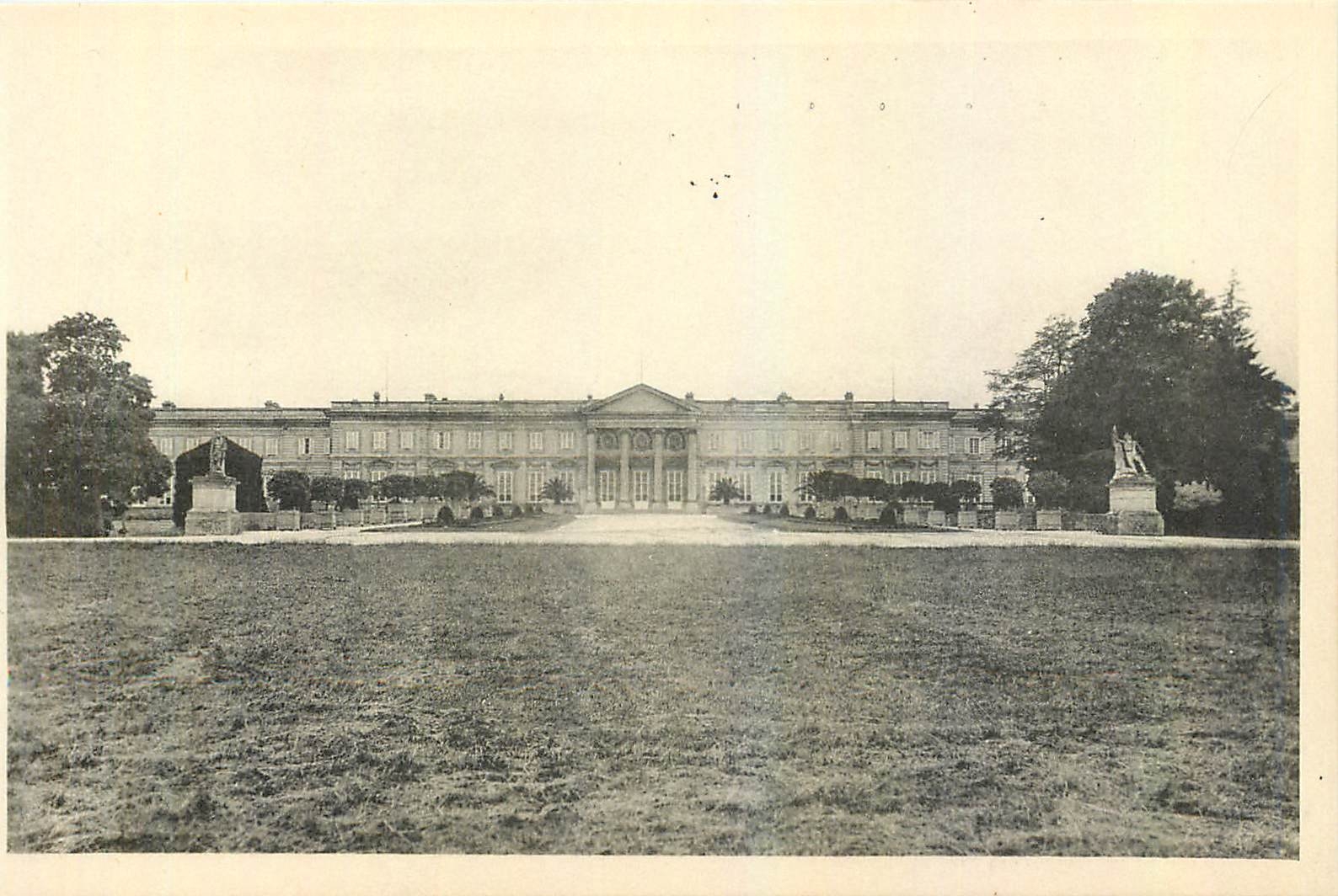 CPA Chateau de Compiegne Le Parc et le Chateau 