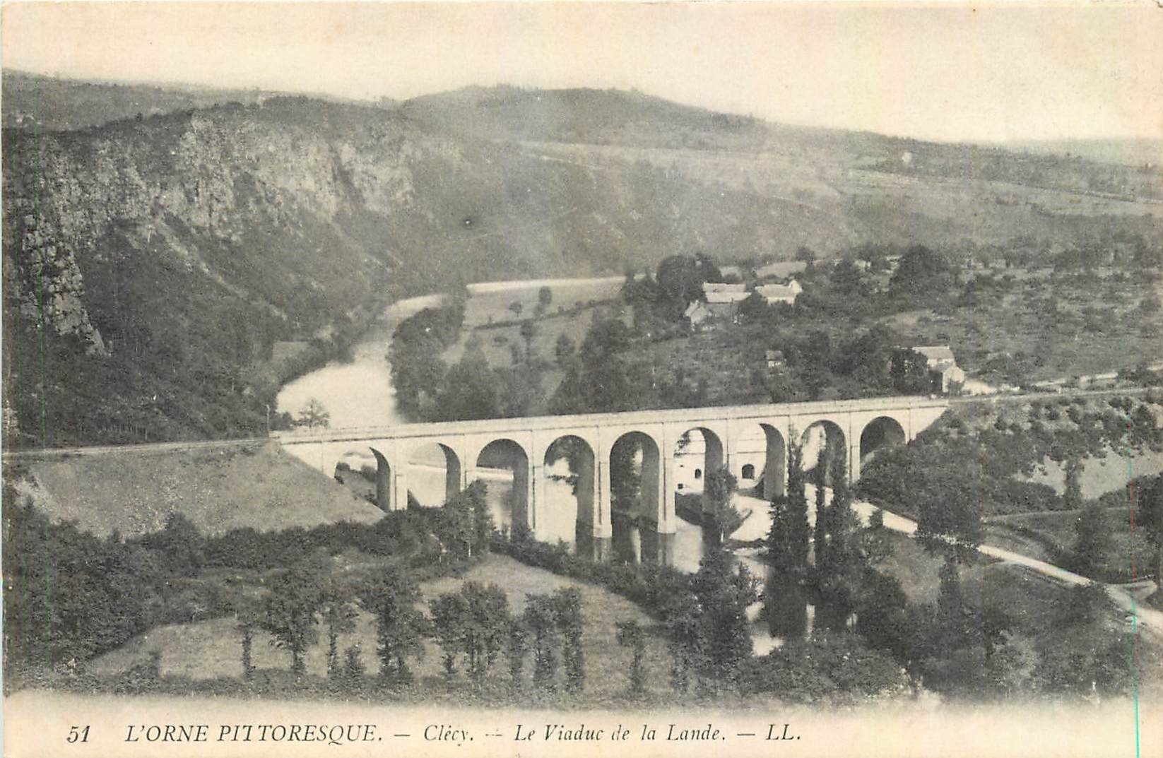 CPA Clecy Le Viaduc de la Lande 