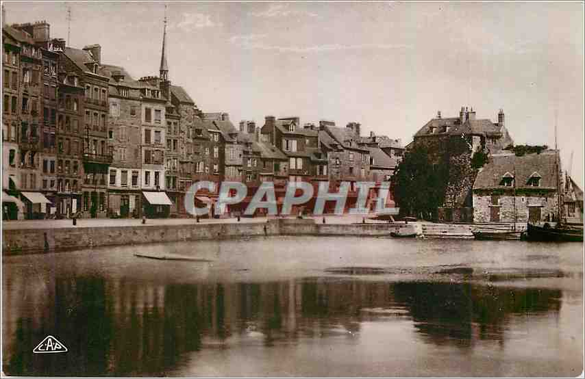 CPM Honfleur Quai Ste Catherine et la Lieutenance 