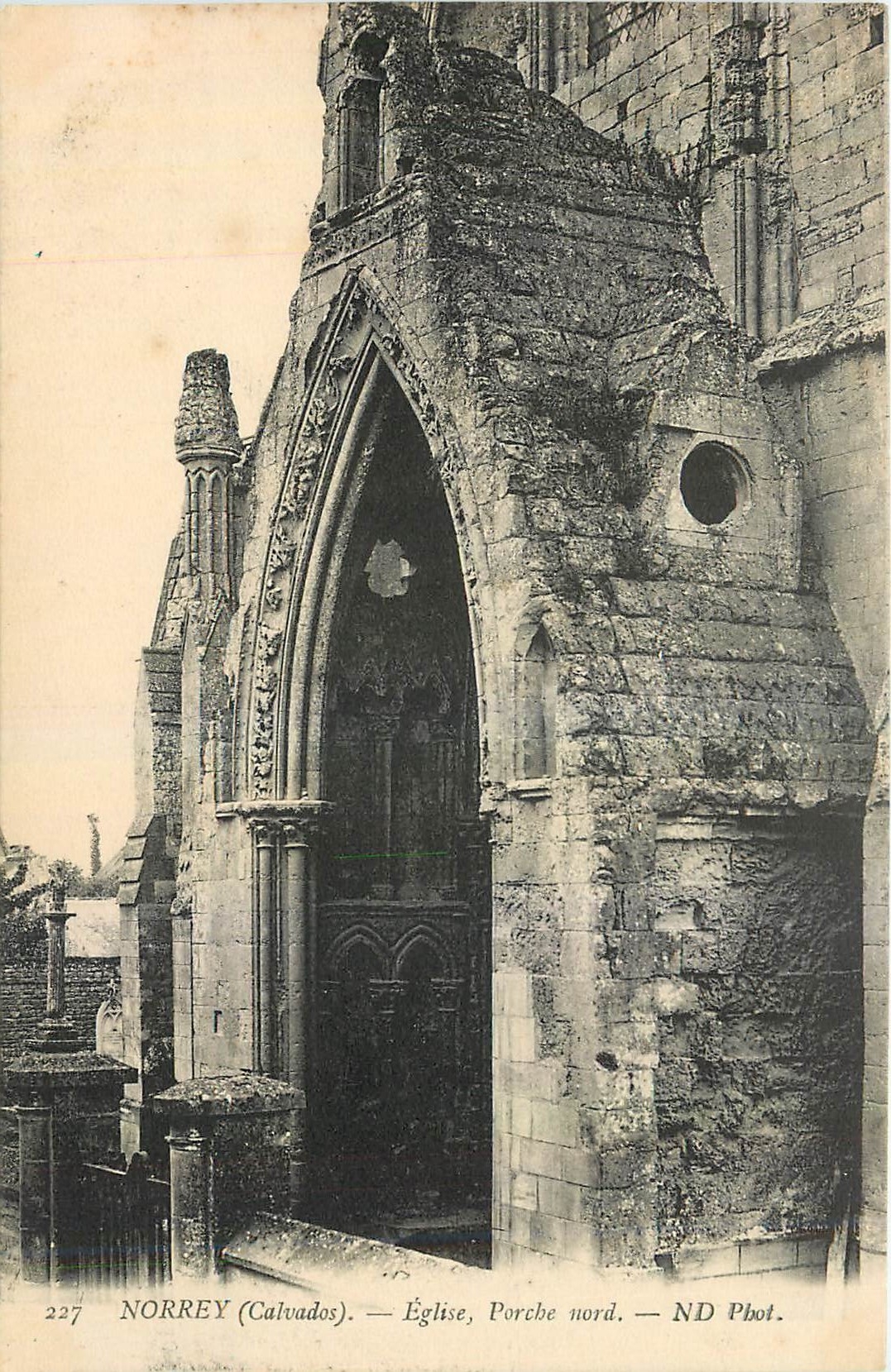 NORREY (Calvados) — Église, Porche nord — ND Phot.