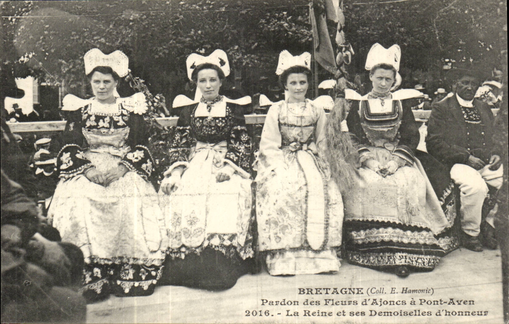 Bretagne- Pardon des Fleurs d'Ajoues A Pont- Aven- La Reine et les Demoiselles d'honneur -CPA