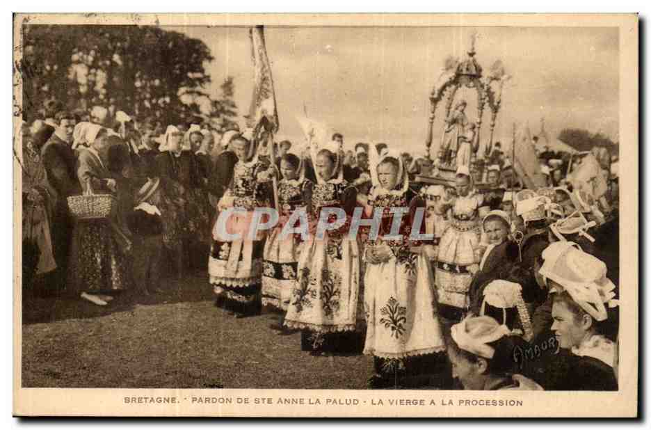 Bretagne- Pardon de Ste Anne La Palud- La vierge a la Procession -CPA