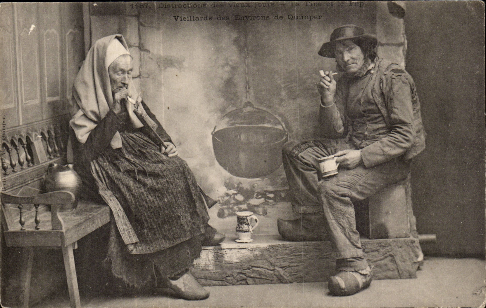 Pipe smoking at a roaring fire -CPA Folklore Viellards des environs de Quimper