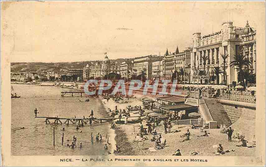 CPA Nice La Plage La Promenade des Anglais et les Hotels 