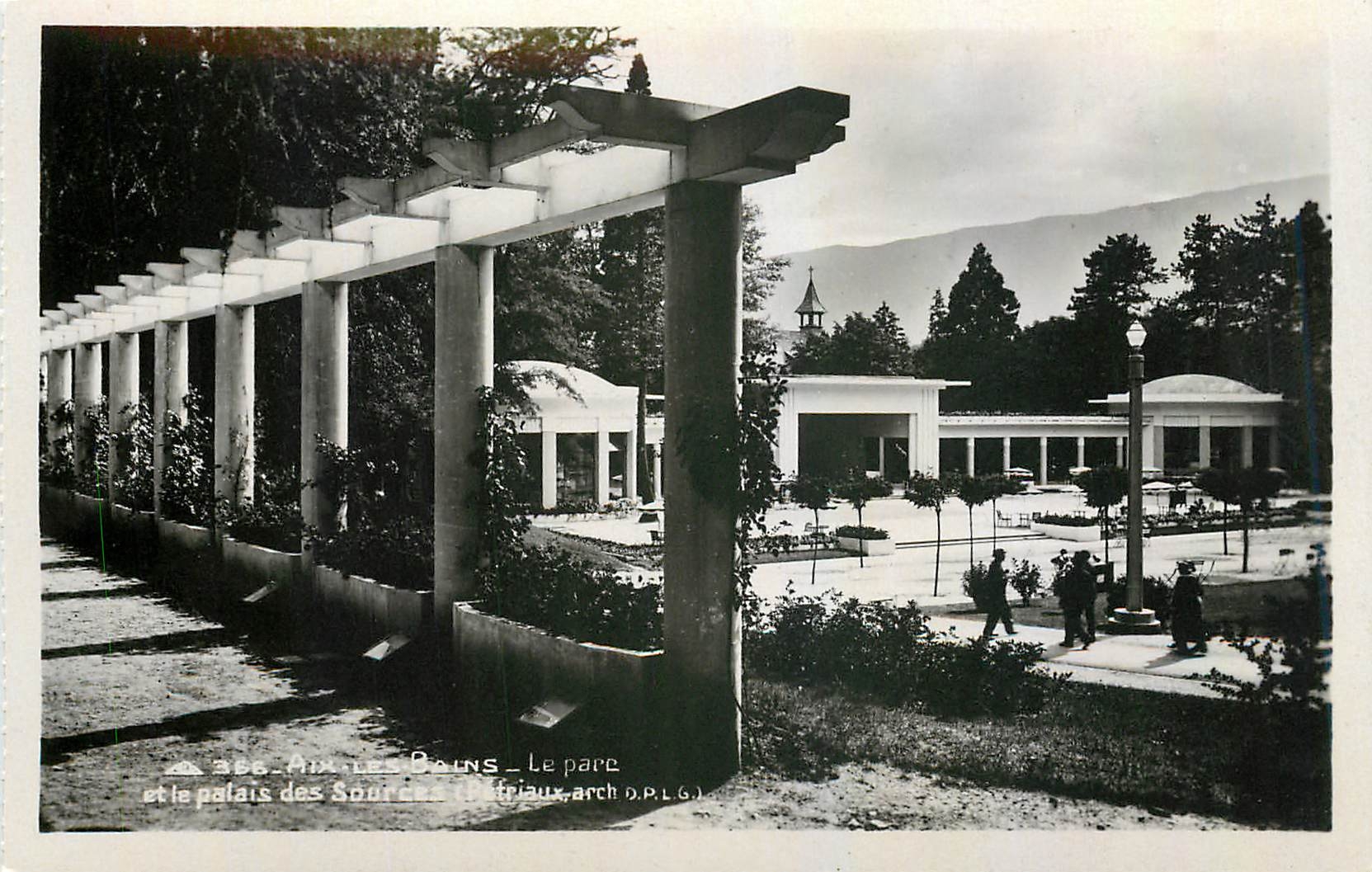 Aix-les-Bains — Le parc et le palais des Sources (Pétriaux, arch. D.P.L.G.)