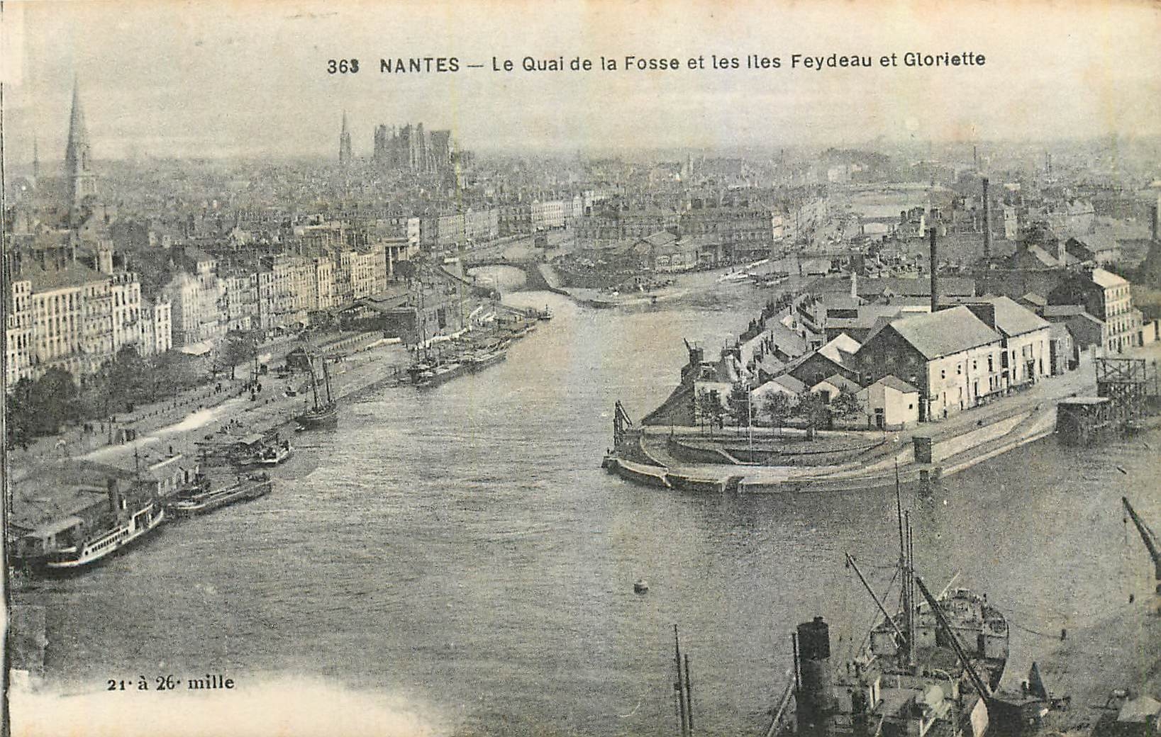 CPA Nantes Le Quai de la Fosse et les Iles Feydeau et Gloriette 