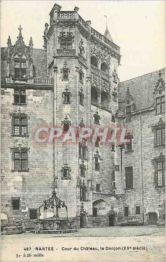 CPA Nantes Cour du Chateau le Donjon 