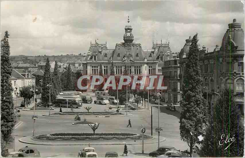 CPM Vichy Allier l'Hotel de Ville Autobus
