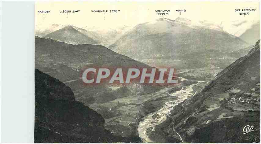 CPA Lourdes La Vallee d'Argeles Vue prise du Pic du Jer 