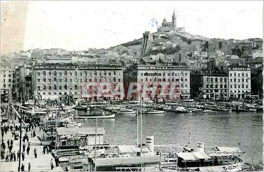 CPA Marseille B du R Le Quai des Belges et Notre Dame de la Garde Bateaux