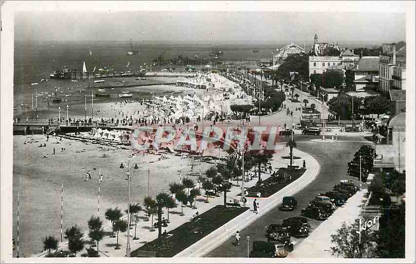 Arcachon — Promenade et plage vue du Grand-Hôtel — Les Éditions Martel