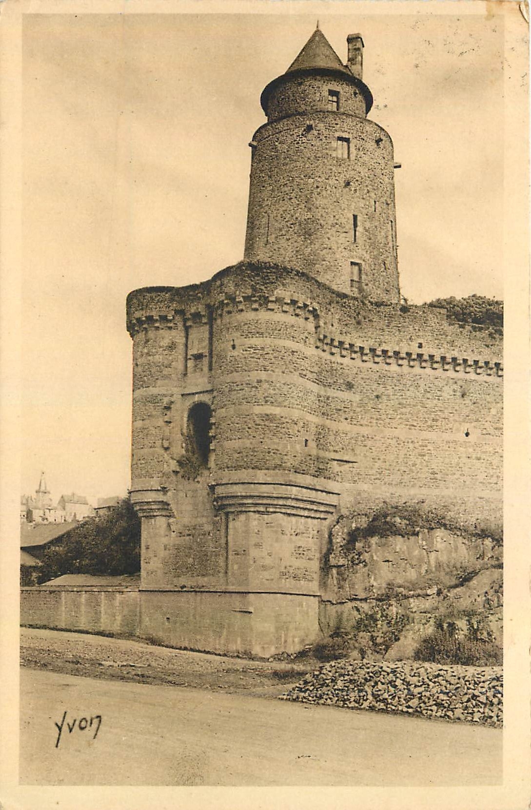 Turm des Gobelin — Fougeres (Ille-et-Vilaine) — Les Éditions d'Art
