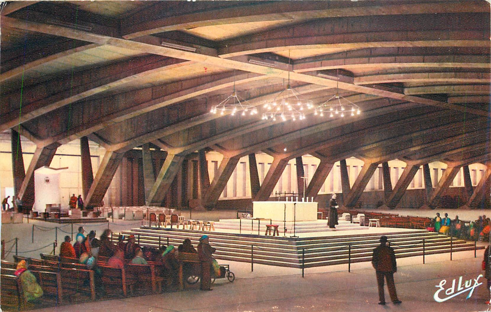 CPM Lourdes La Basilique Souterraine St Pie X 