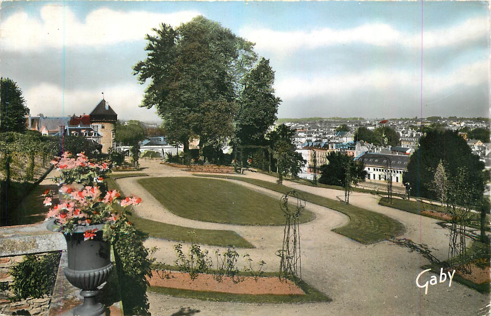 CPM Laval Mayenne Les Jardins de la Perrine 