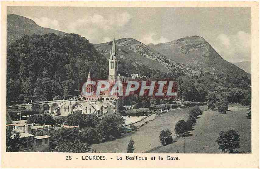 CPA Lourdes La Basilique et le Gave 