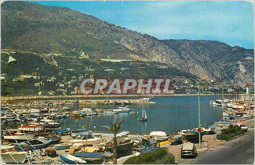 CPA Menton Alpes Maritimes Le petit port de plaisance et de peche 