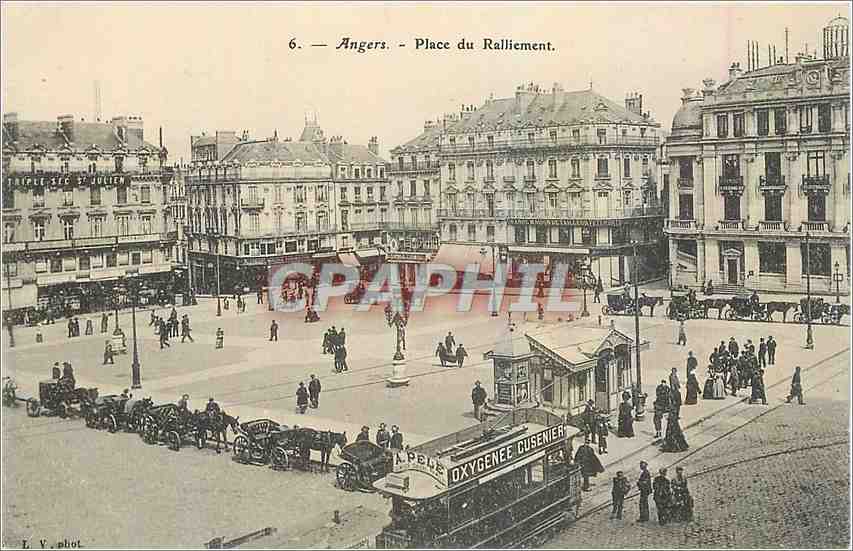 CPA Angers Place du Ralliement Tramway Oxygene Cusenier