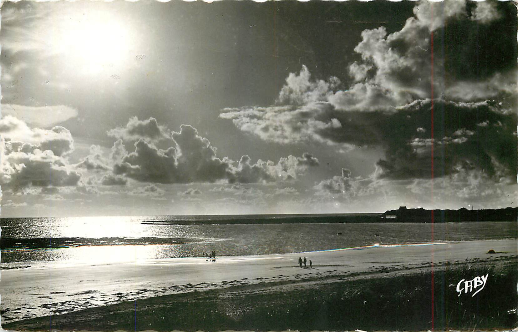 CPM Ile d'Oleron Ch Mme Le Soleil descend sur la Grande Cote 