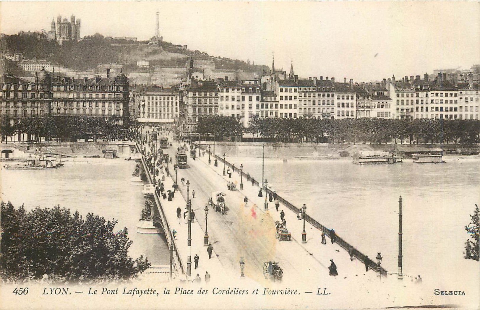 CPA Lyon La Pont Prefecture la Place des Cordeliers et Fourviere 