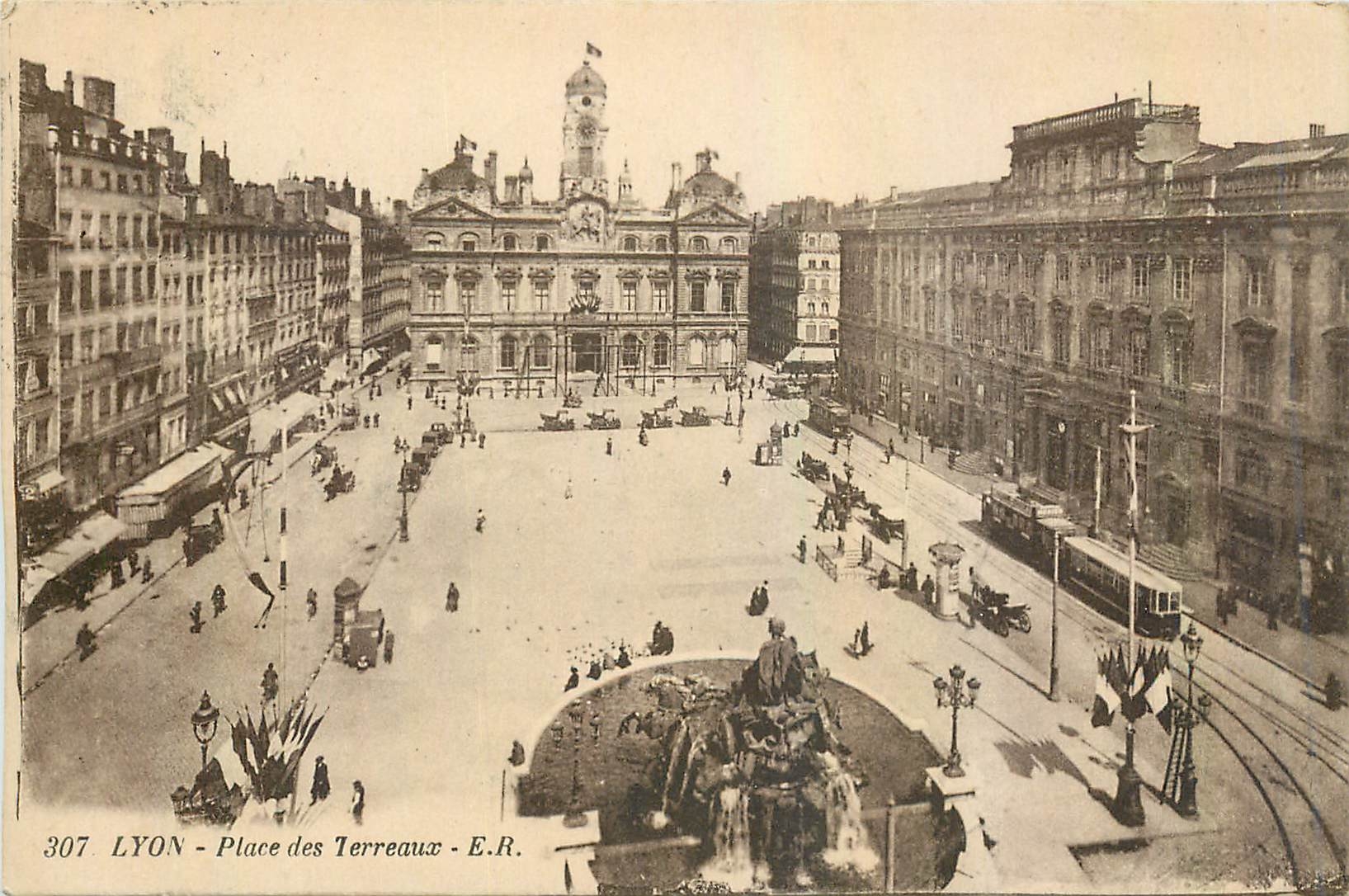 CPA Lyon Place des Terreaux Tramway