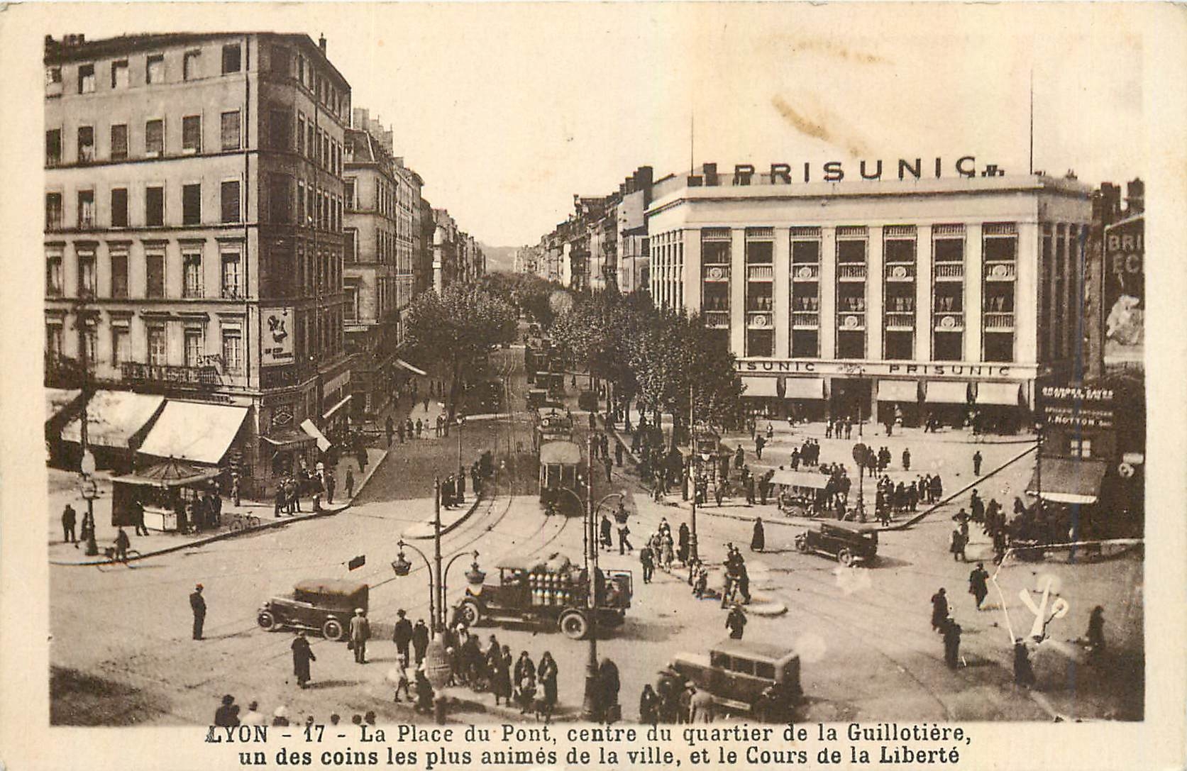 CPA Lyon La Place du Pont centre du quartier de la Guillotiere