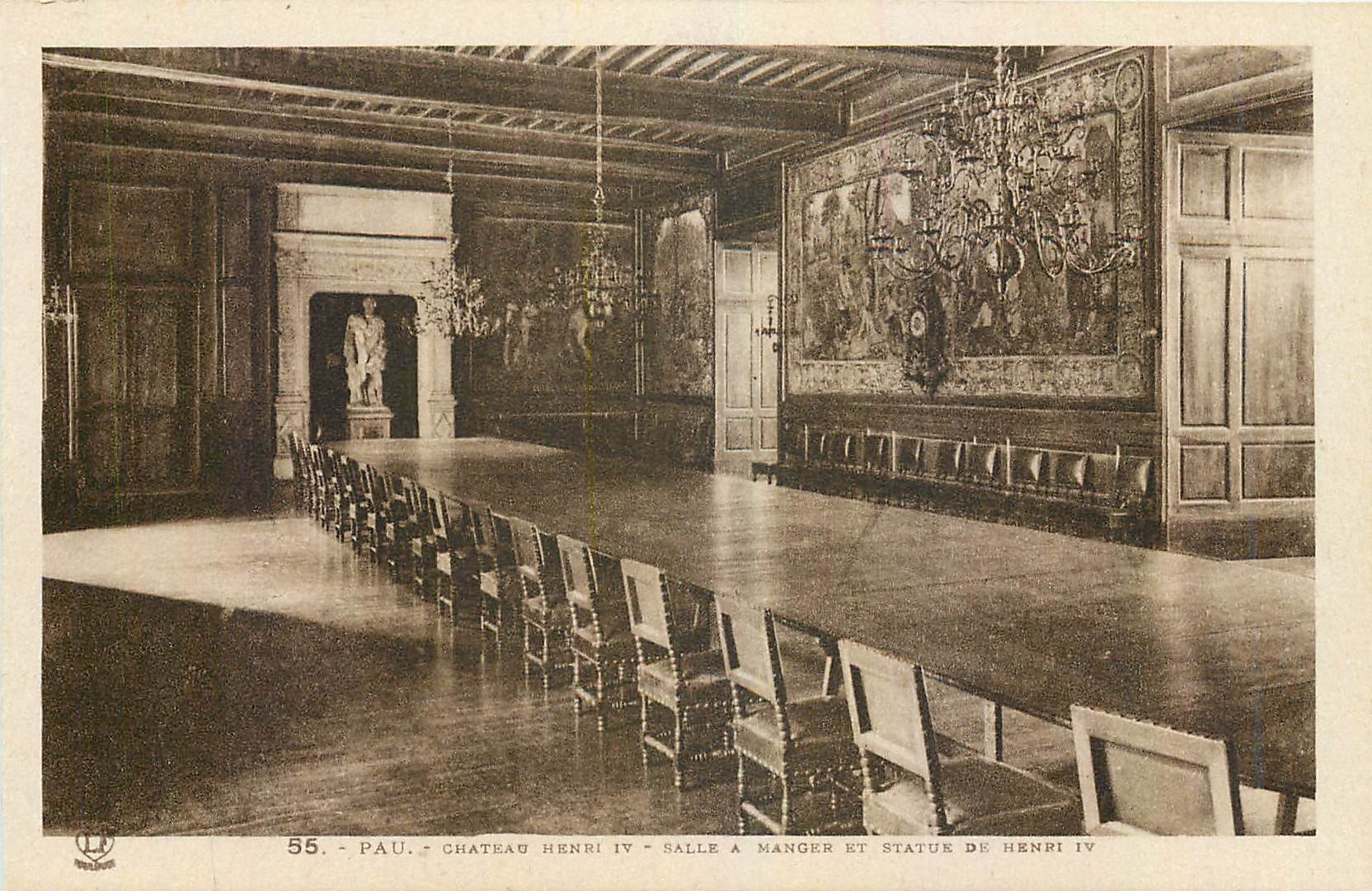 CPA Pau Chateau Henri IV Salle a manger et Statue de Henri IV 