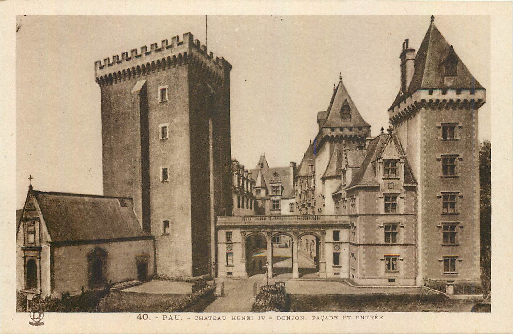 CPA Pau Chateau Henri IV Donjon Facade et Entree 