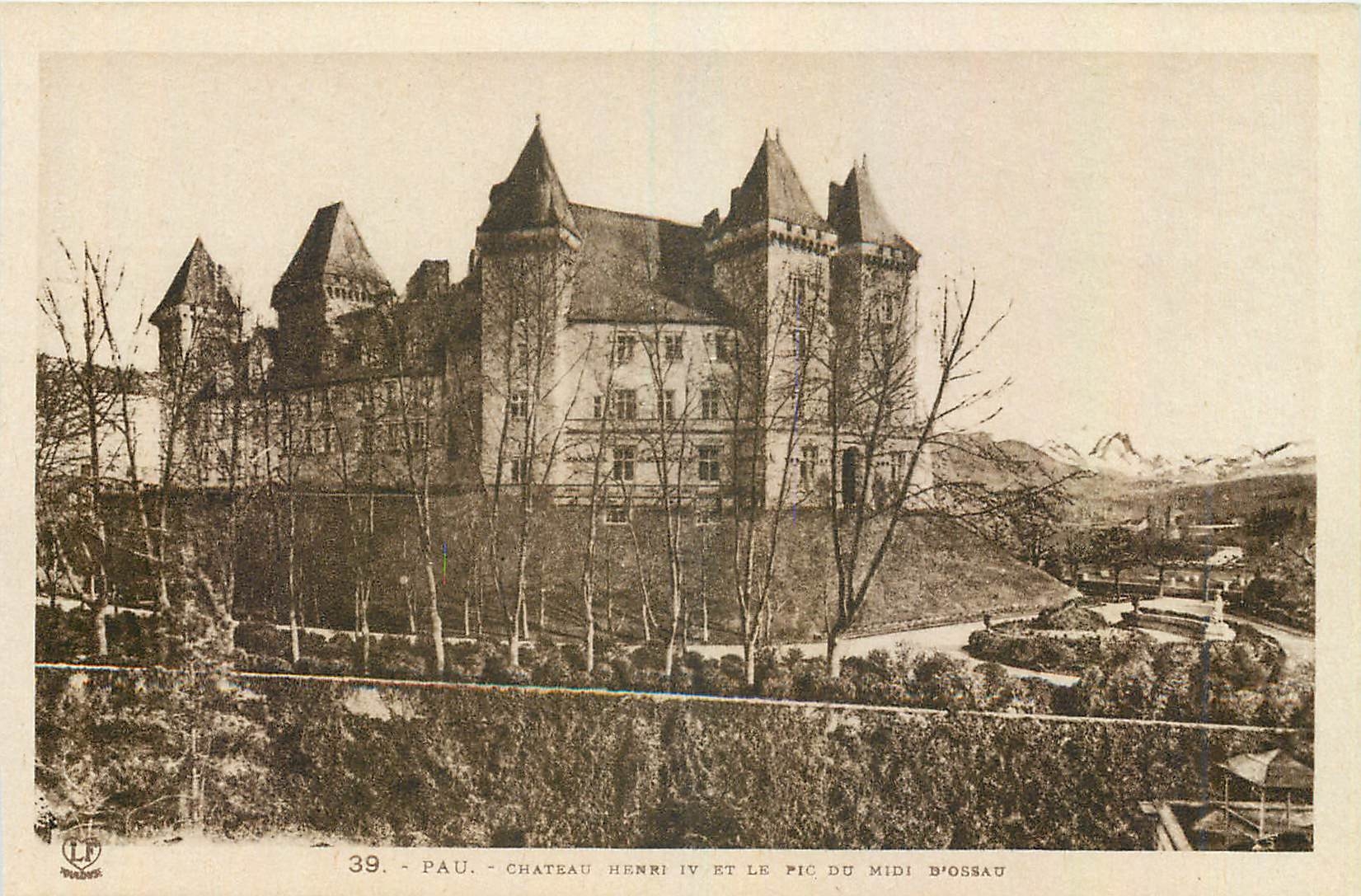 Pau - Château Henri IV et le Pic du Midi de Bigorre