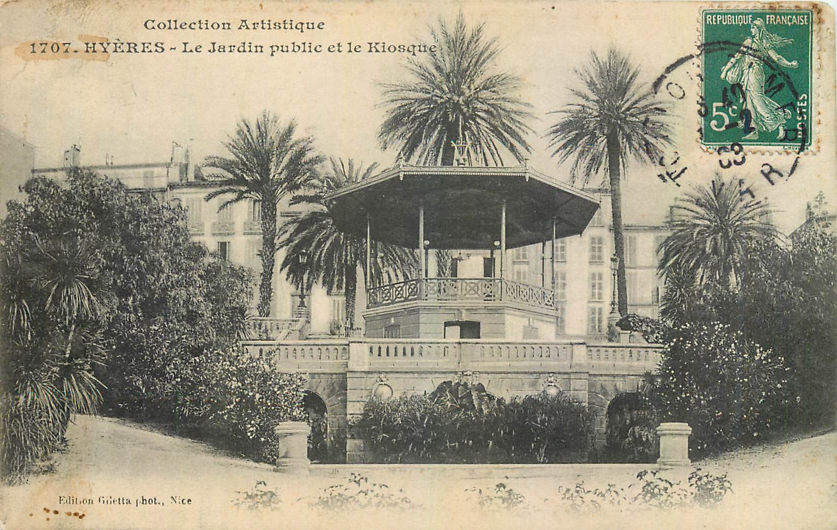CPA Hyeres Le Jardin public et le Kiosque 
