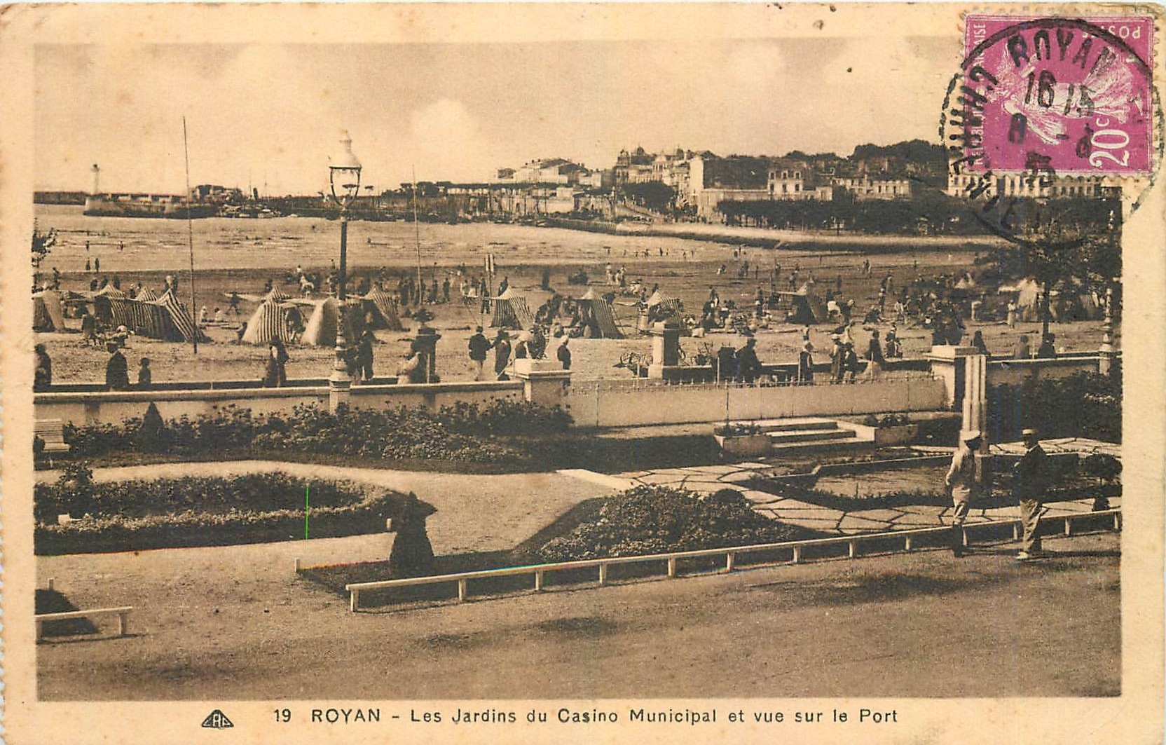 CPA Royan Les Jardins du Casino Municipal et vue sur le Port 