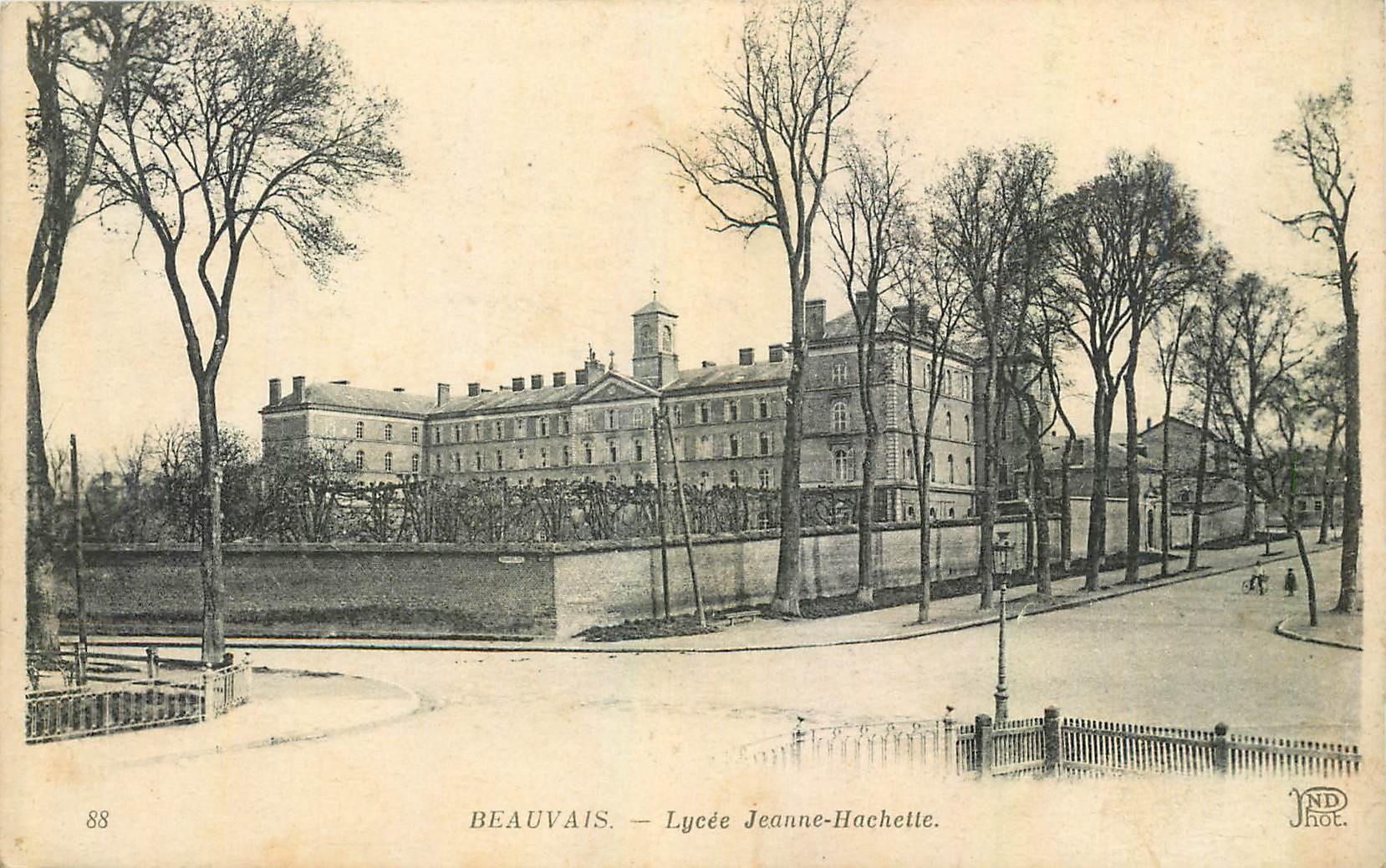 CPA Beauvais Lycee Jeanne Hachette 