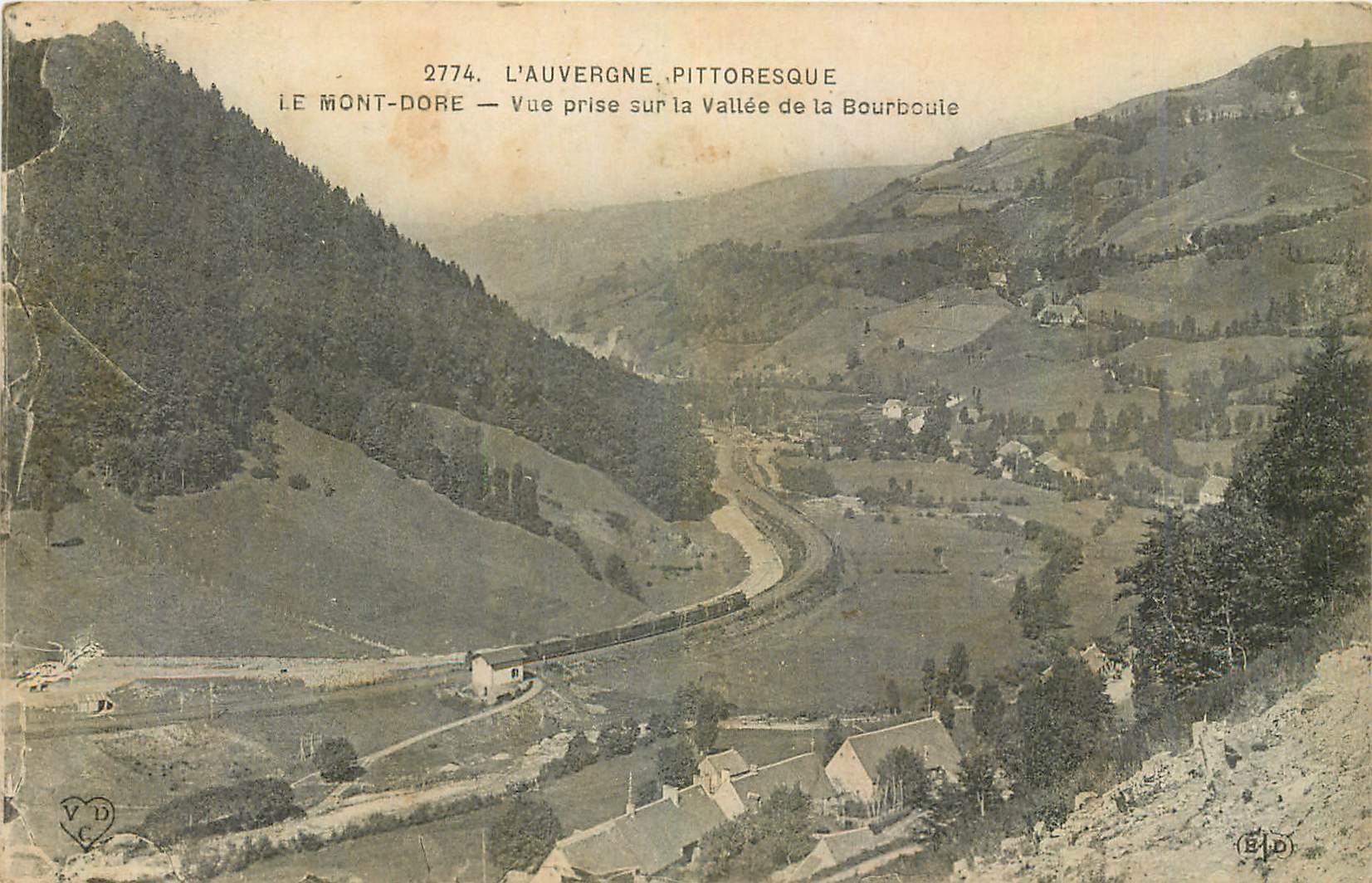 CPA Le Mont Dore Vue prise sur la Vallee de la Bourboule 
