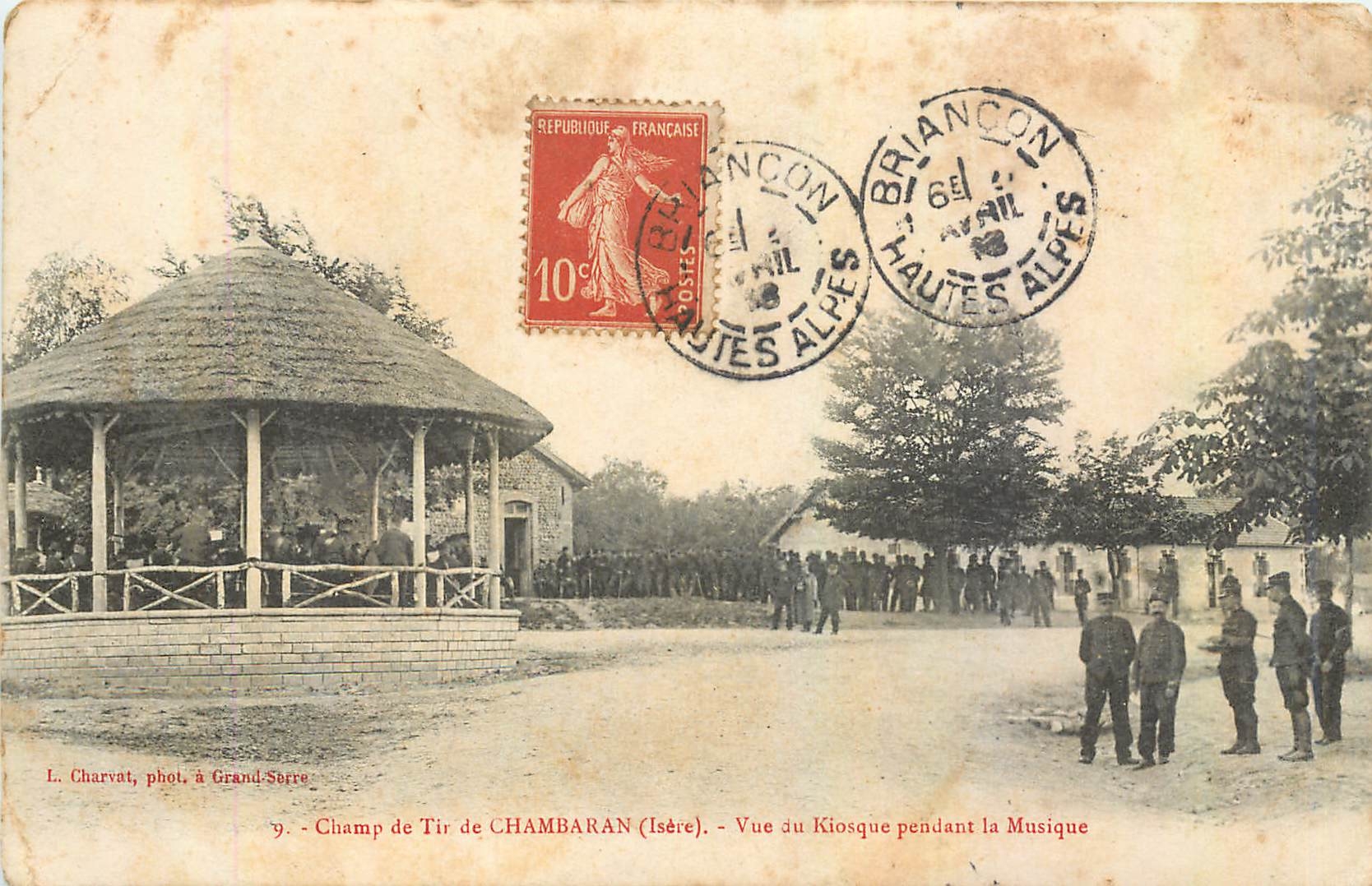 Schussfeld von Chambaran (Isère) — Ansicht des Kiosks während der Musik — L. Charvat, Foto in Grand-Serre