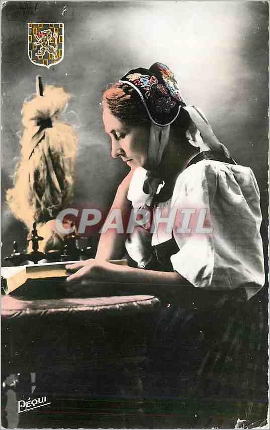 CPM Franche Comte Une Diaichotte Costume du Pays Folklore
