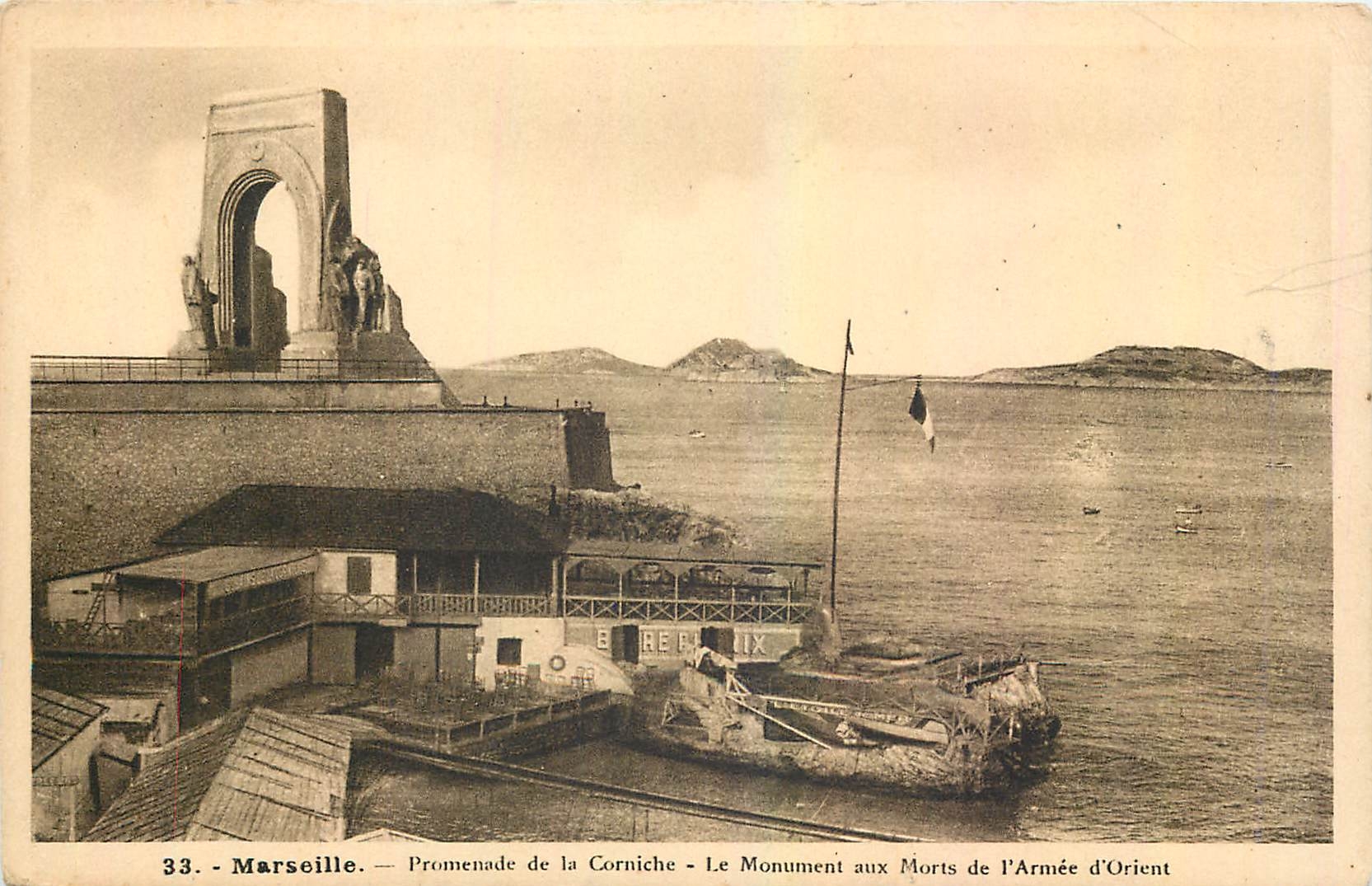 CPA Marseille Promenade de la Corniche Le Monument aux Morts de l'Armee d'Orient 
