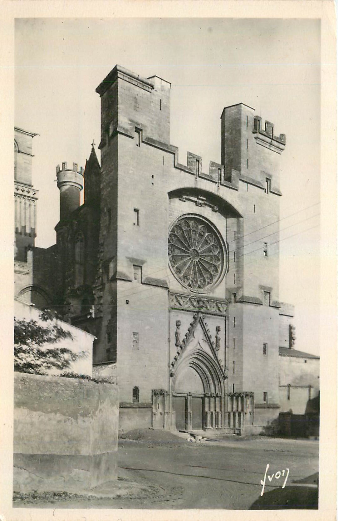 CPA Beziers Herault L'Eglise St Nazaire 