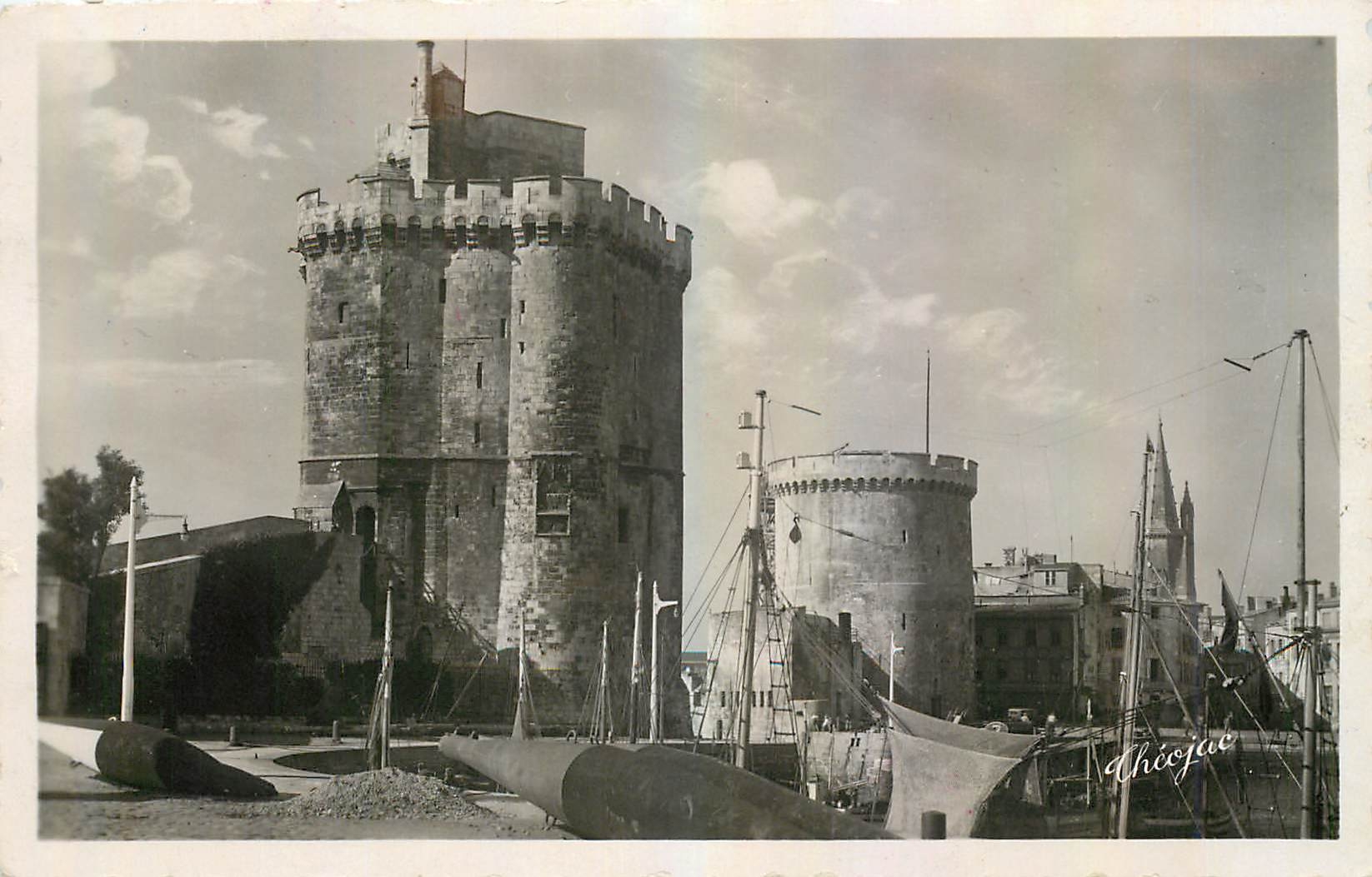 CPA La Rochelle Charente Maritime Tours de la sortie du Port 
