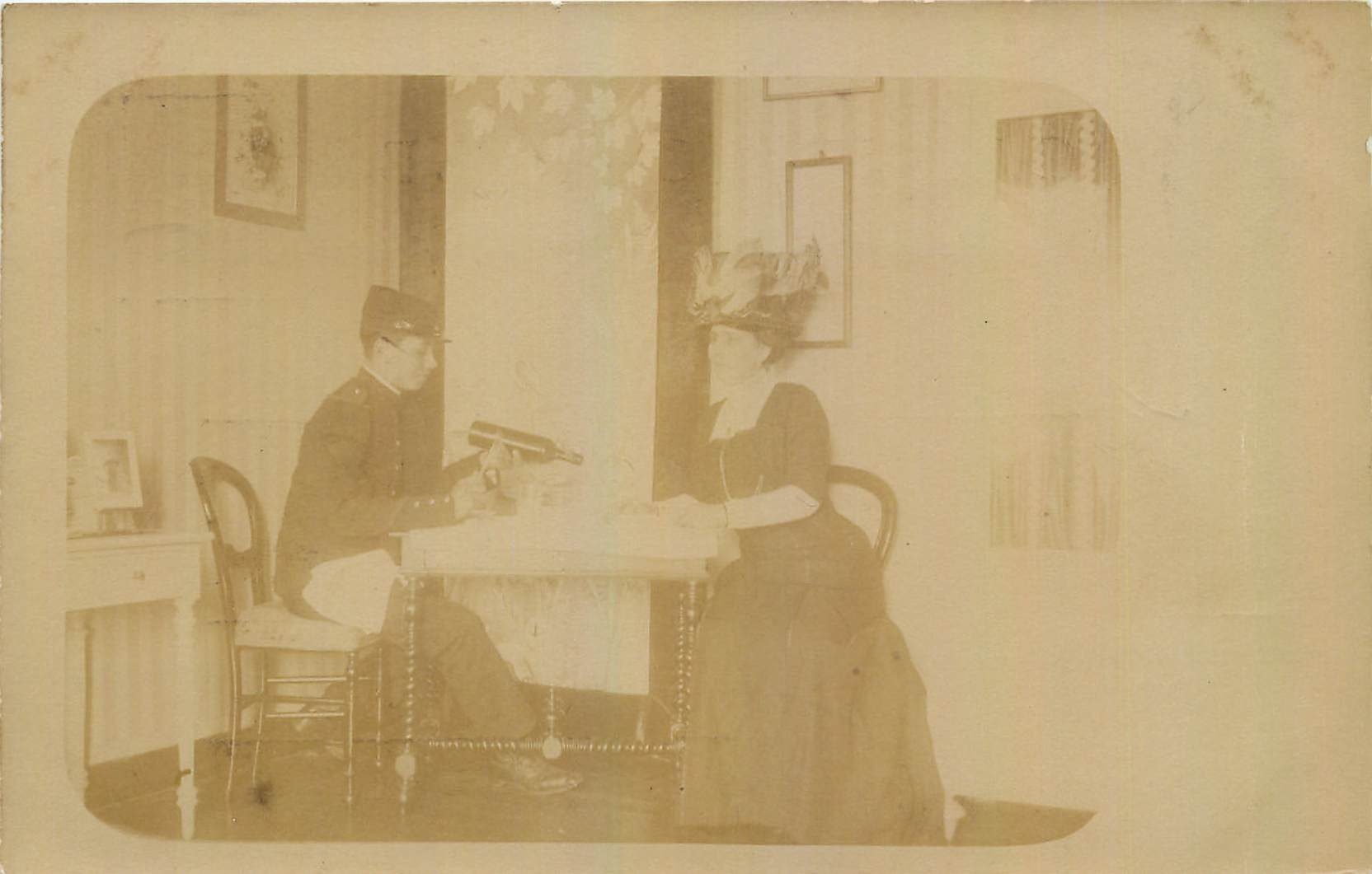 CARTE  PHOTO Femme a chapeau
