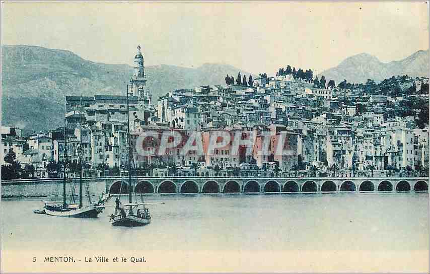 CPA Menton La Ville et le Quai Bateaux