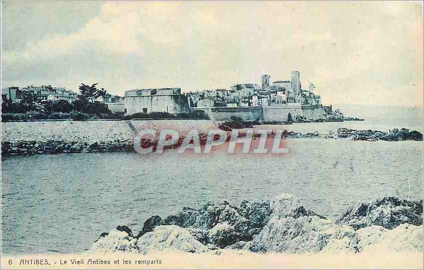 CPA Antibes La Vieil Antibes et les remparts 