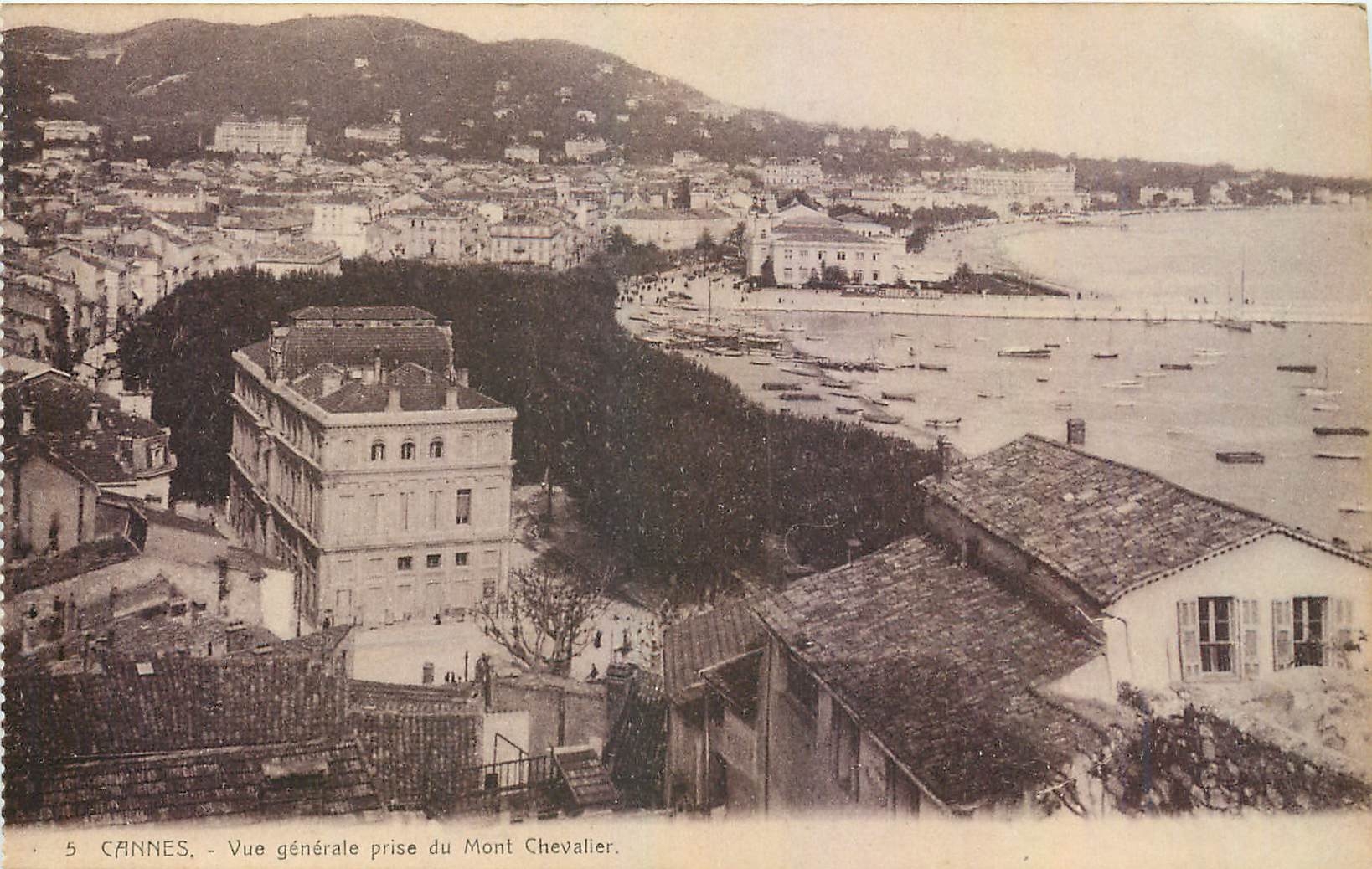 CPA Cannes Vue generale prise du Mont Chevalier 