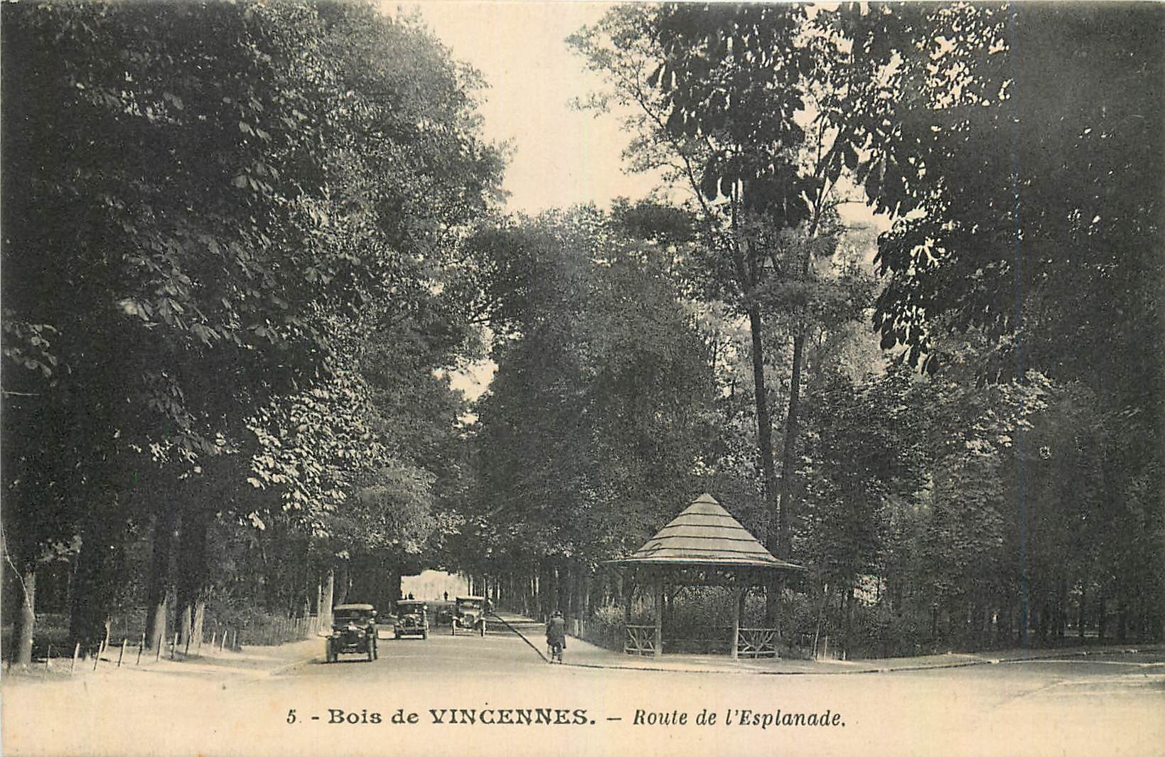 CPA Bois de Vincennes Route de l'Esplanade 