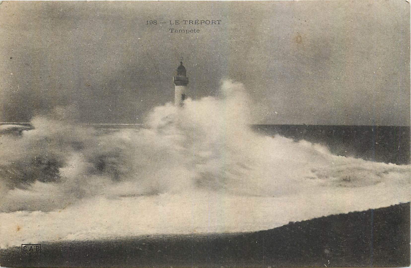 CPA Le Treport Tempete Phare