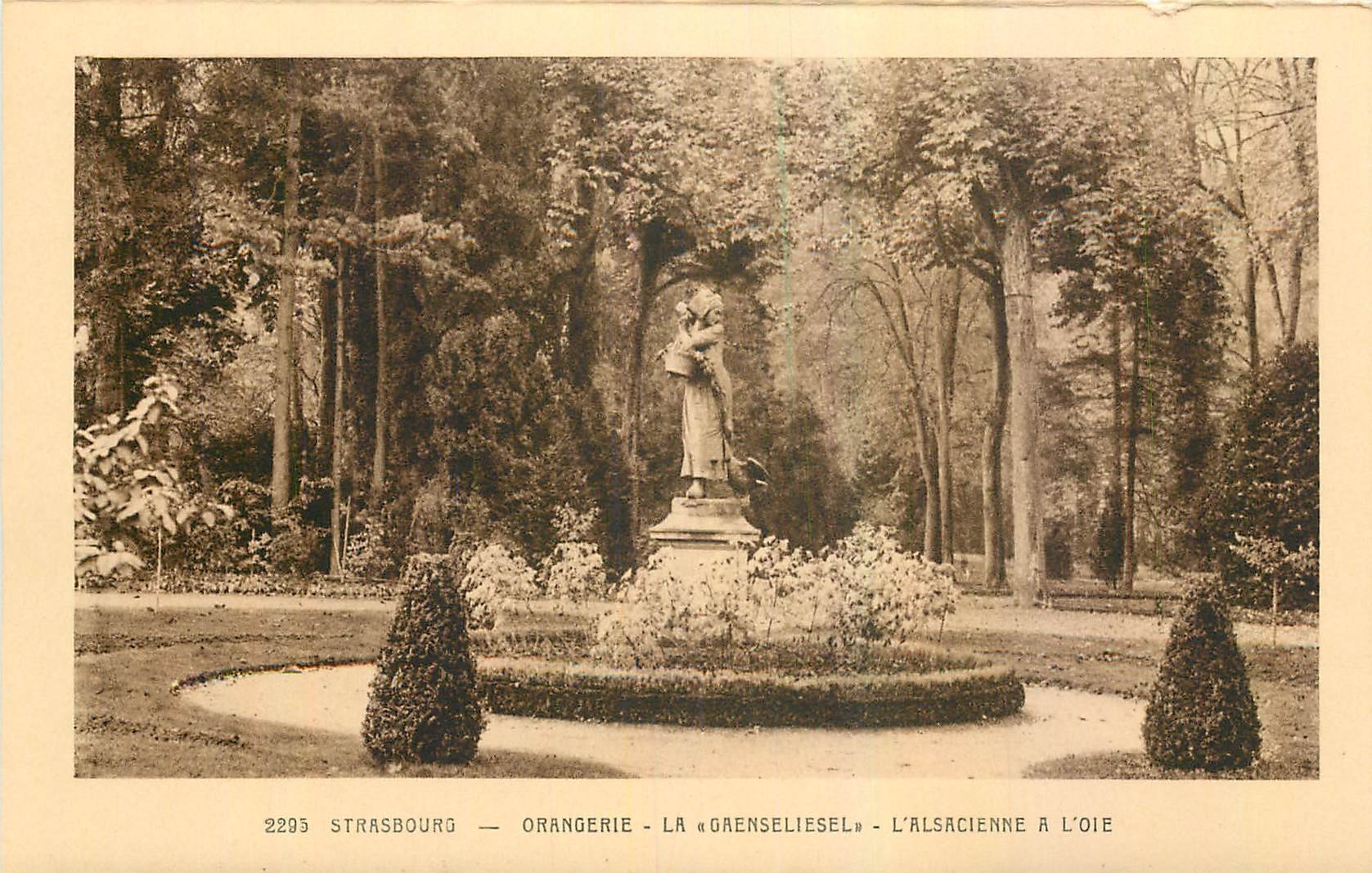 CPA Strasbourg Orangerie La Grenseliesel L'Alsacienne A L'Oie 