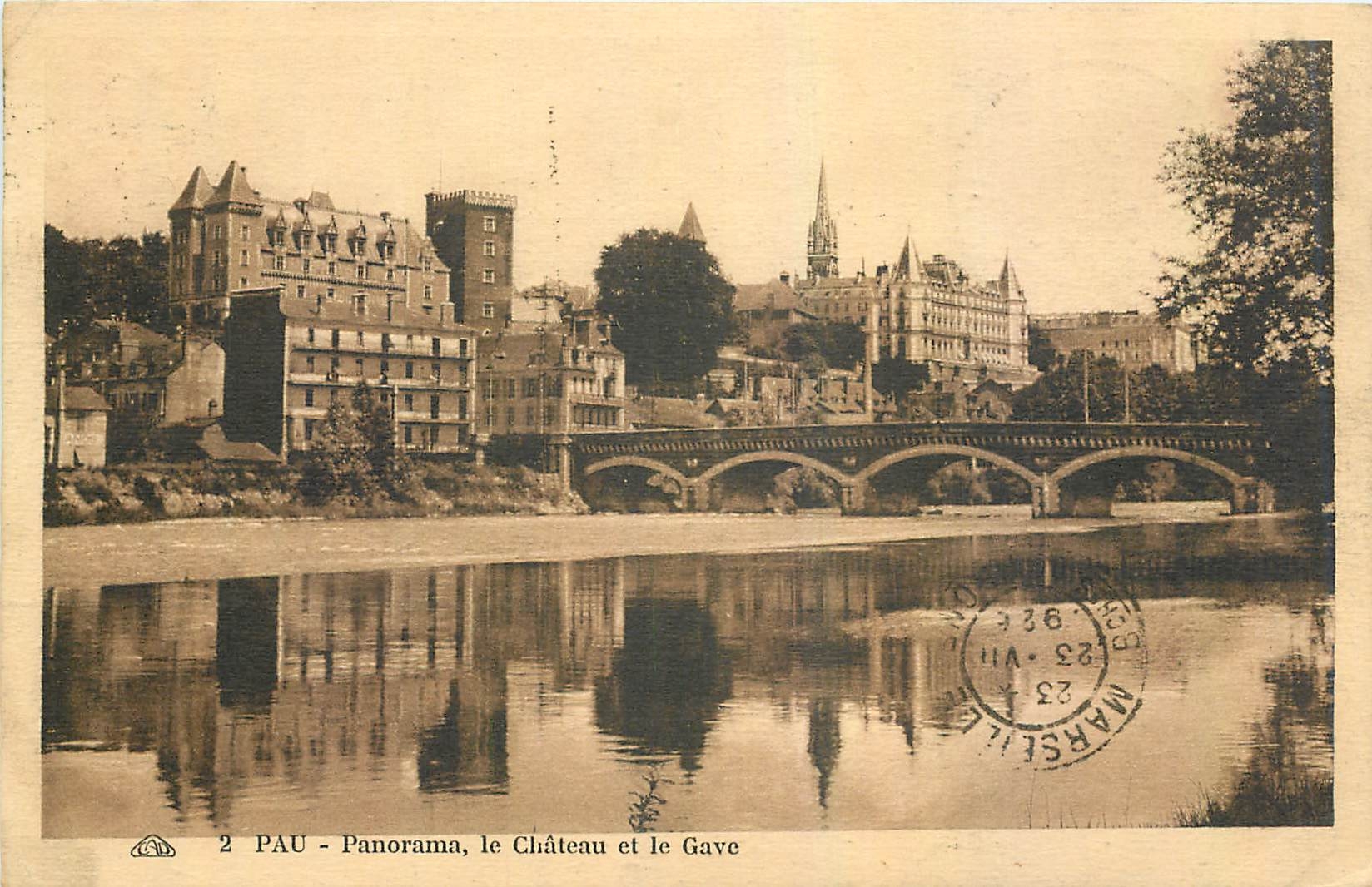 PAU - Panorama, le Château et le Gave — éditeur CPA