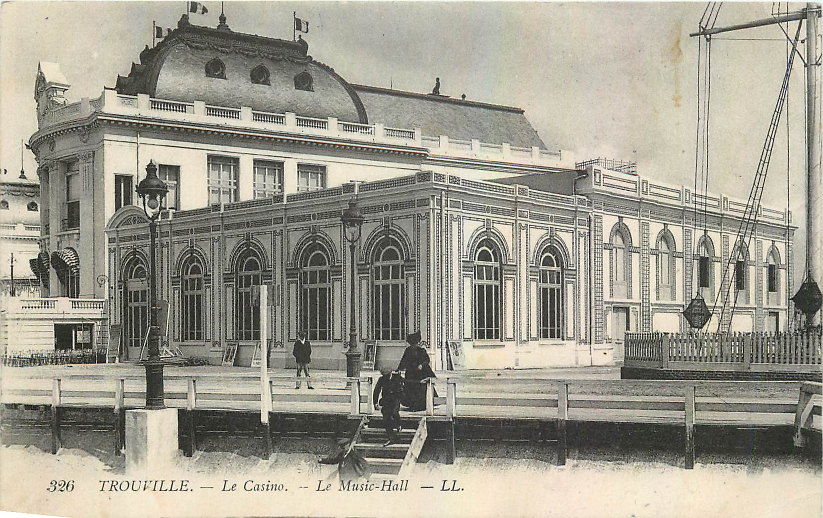 CPA Trouville Le Casino Le Music Hall 