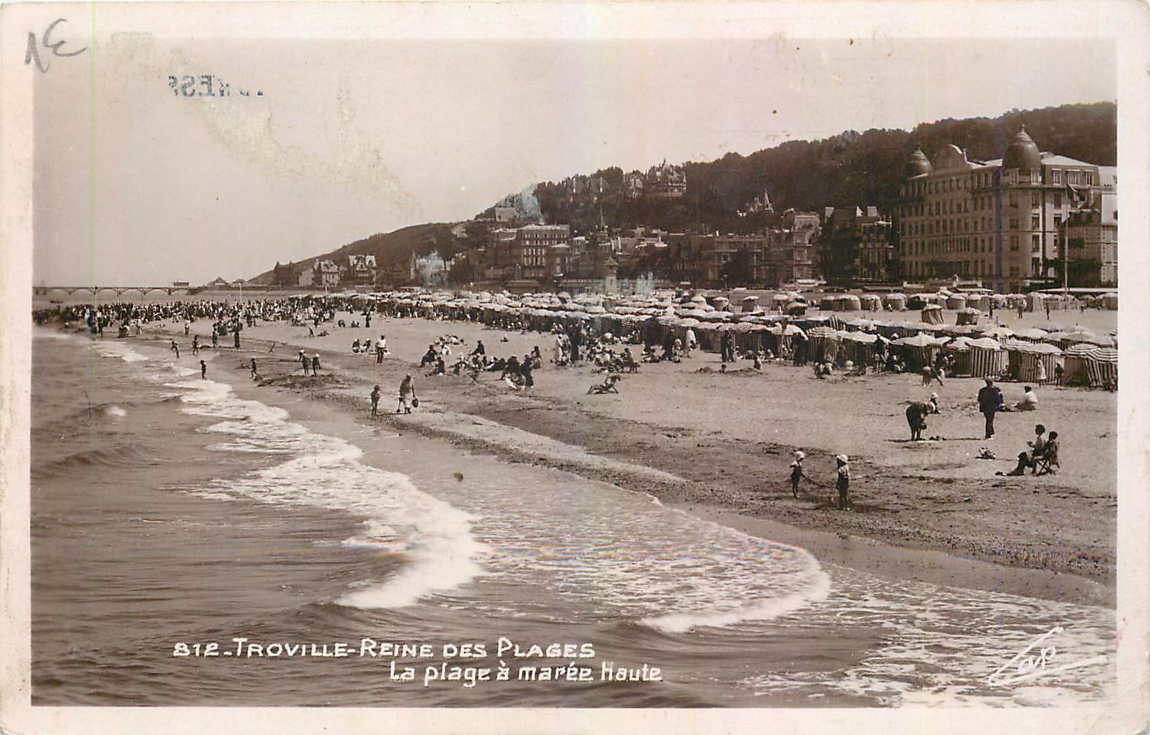 Trouville-Reine des Plages — La plage à marée haute — C.P.A. n° 812