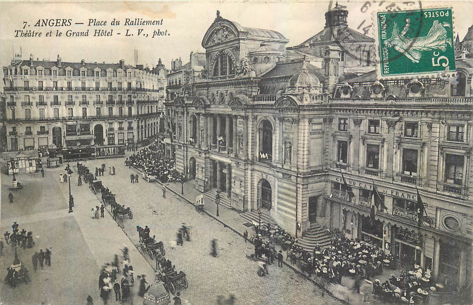 CPA Angers Place du Ralliement Theatre et le Grand Hotel 