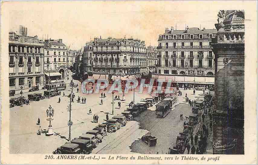 CPA Angers M et L La Place du Ralliement vers le Theatre de profil 